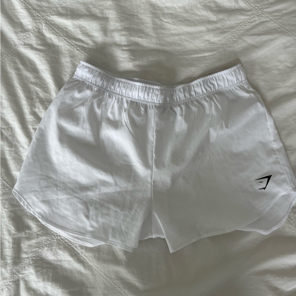 GYMSHARK size M White Shorts